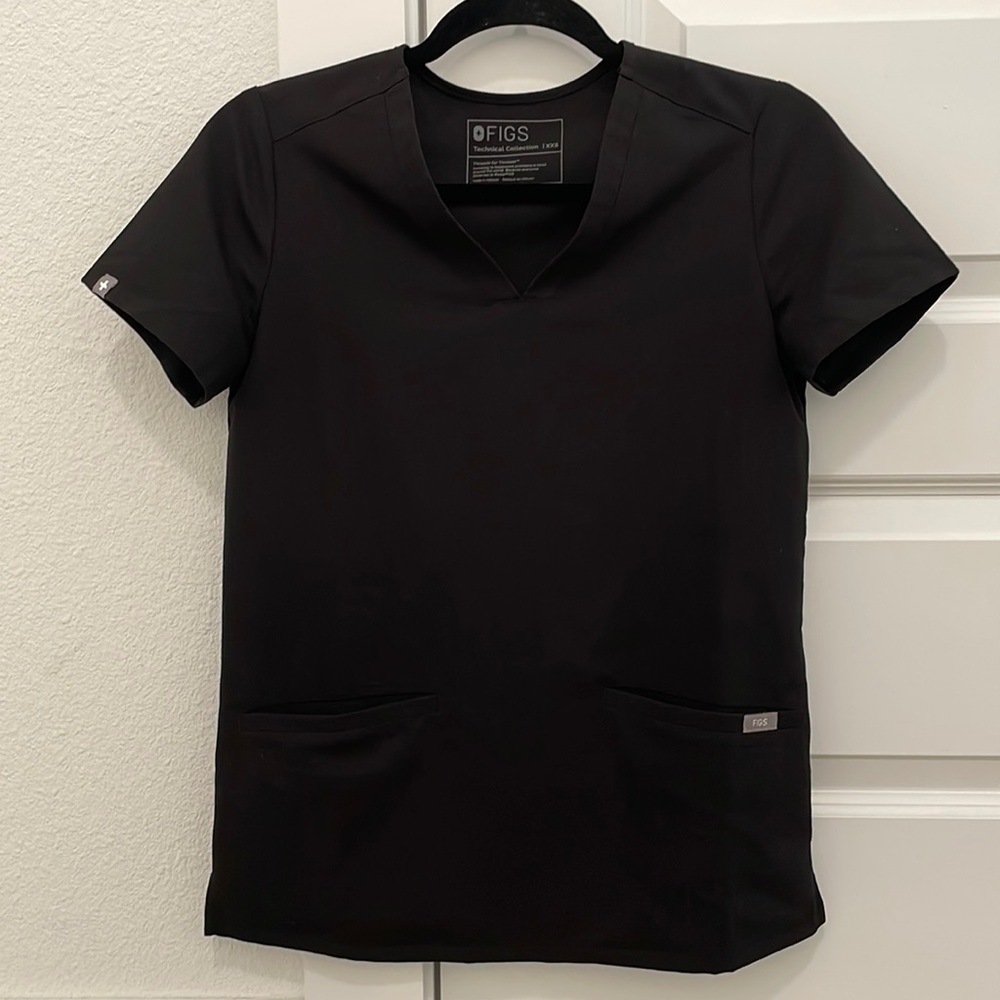 Figs Casma Three Pocket Scrub Top - Black XXS